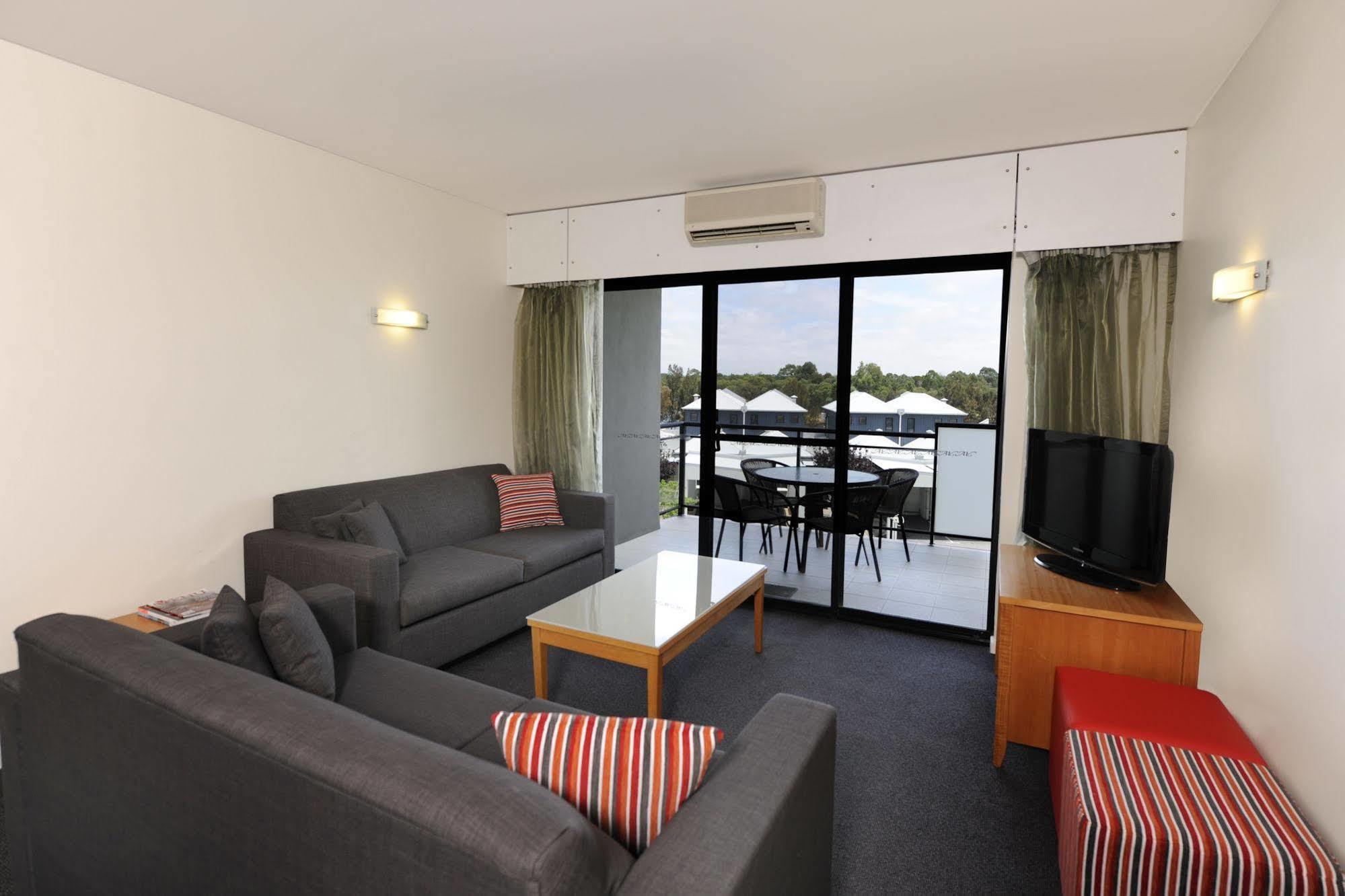 Assured Ascot Quays Apartment Hotel Perth Exterior foto